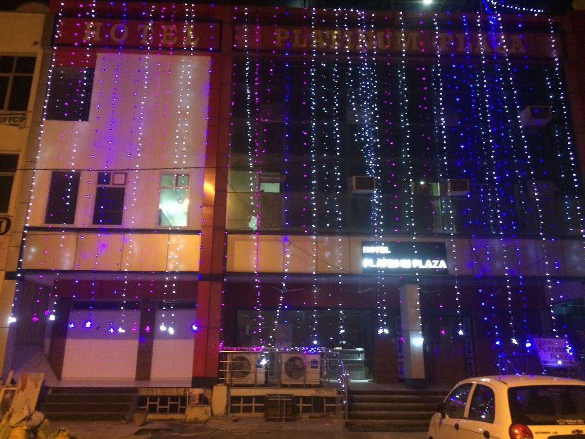 Hotel Platinum Plaza Rohtak Exteriör bild