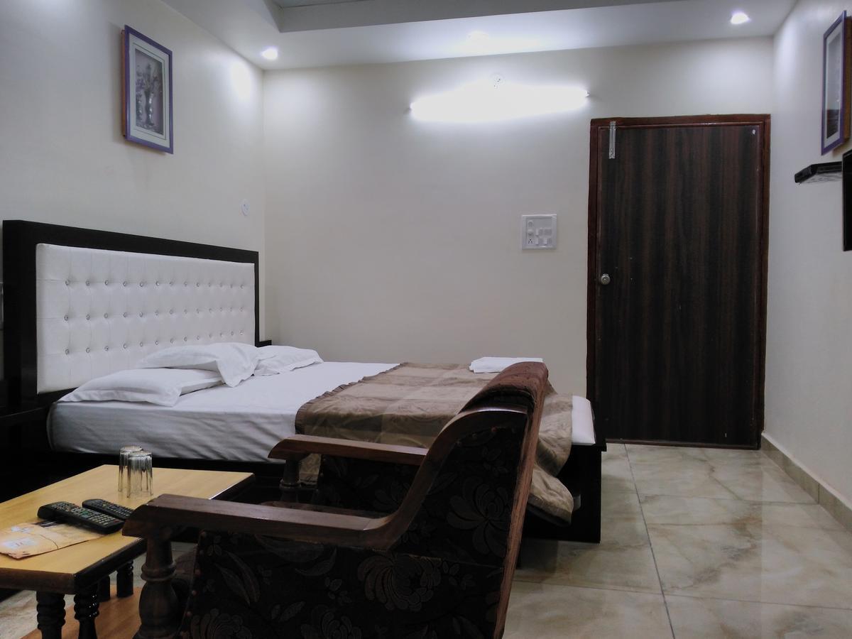 Hotel Platinum Plaza Rohtak Exteriör bild